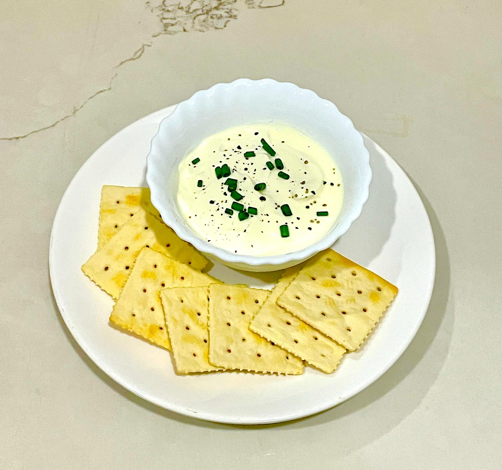 Homemade ranch dip with crackers